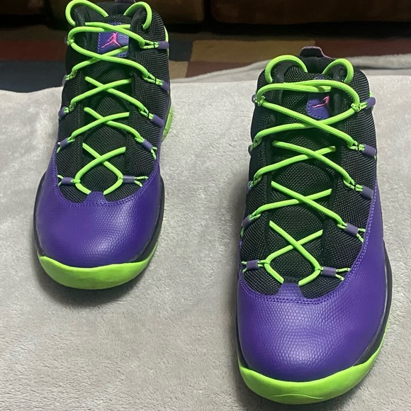 I purchase these from Nike Store they are too small. - Picture 6 of 9